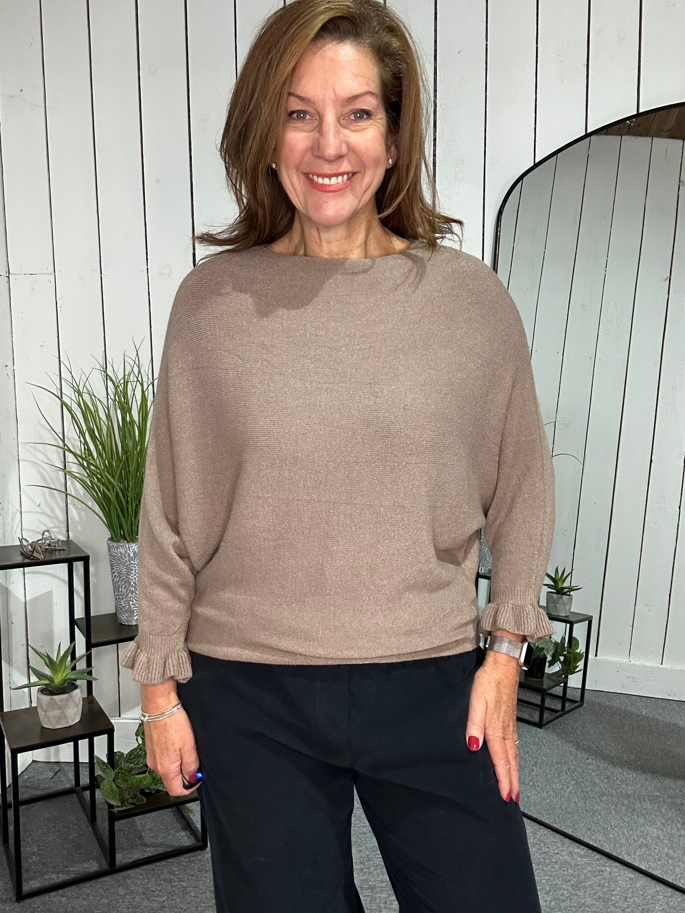 Sat Saver 25/10 Frill Cuff Knit