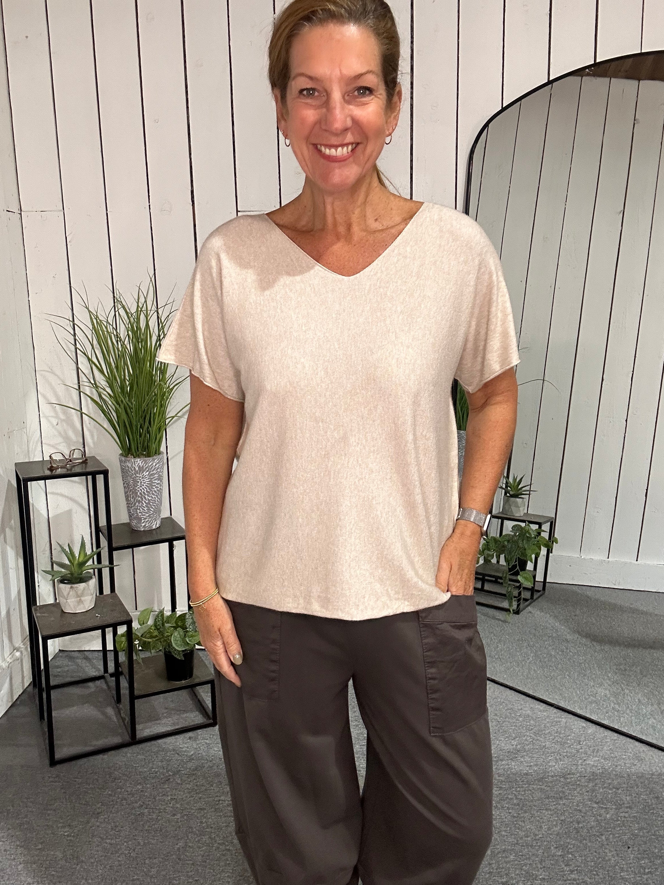 Monday Fine V Knit