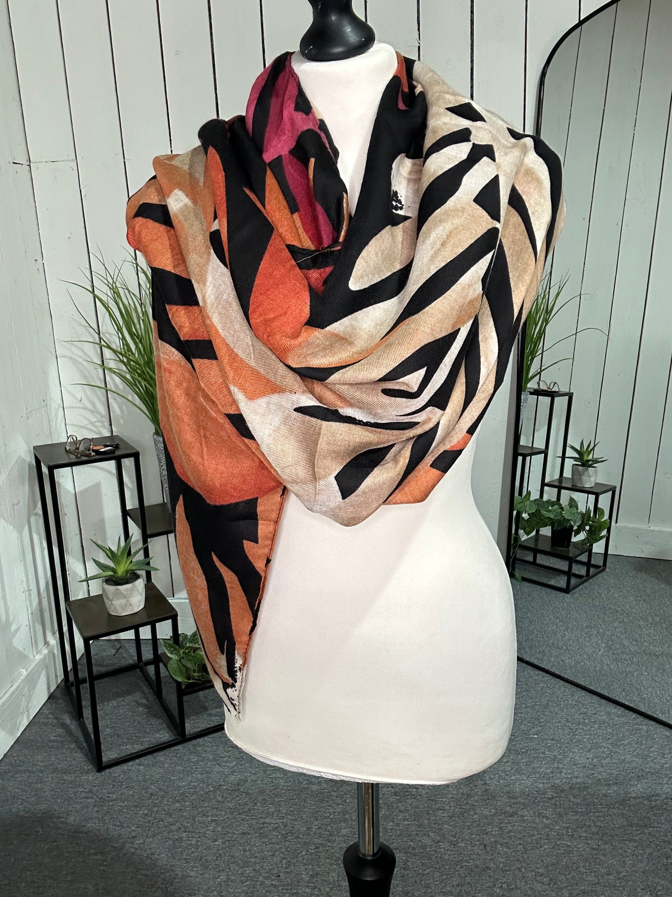 Sat Saver 8/11 Palm Scarf