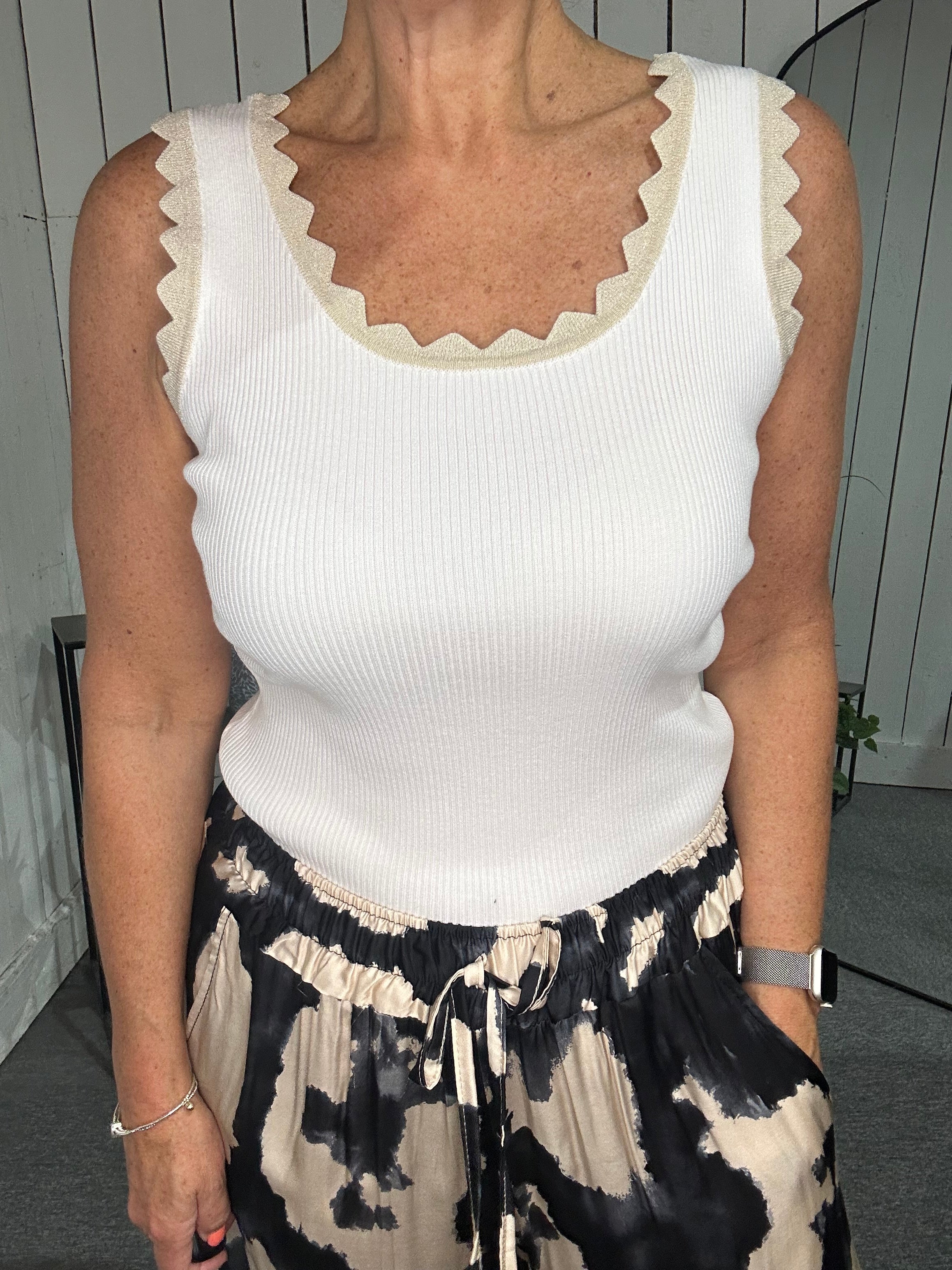 Scallop Vest