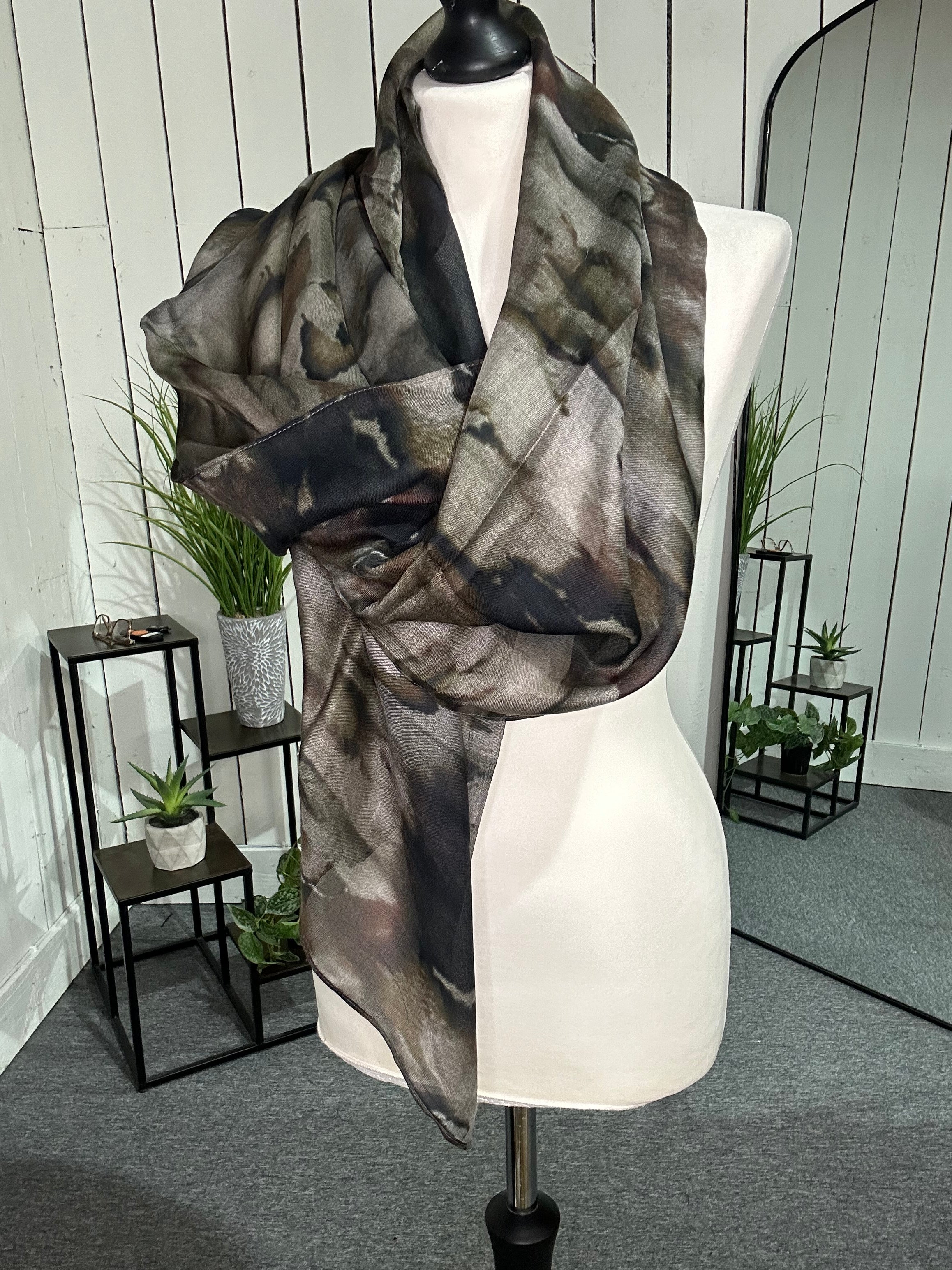 Sat Saver 8/11 Watermark Scarf