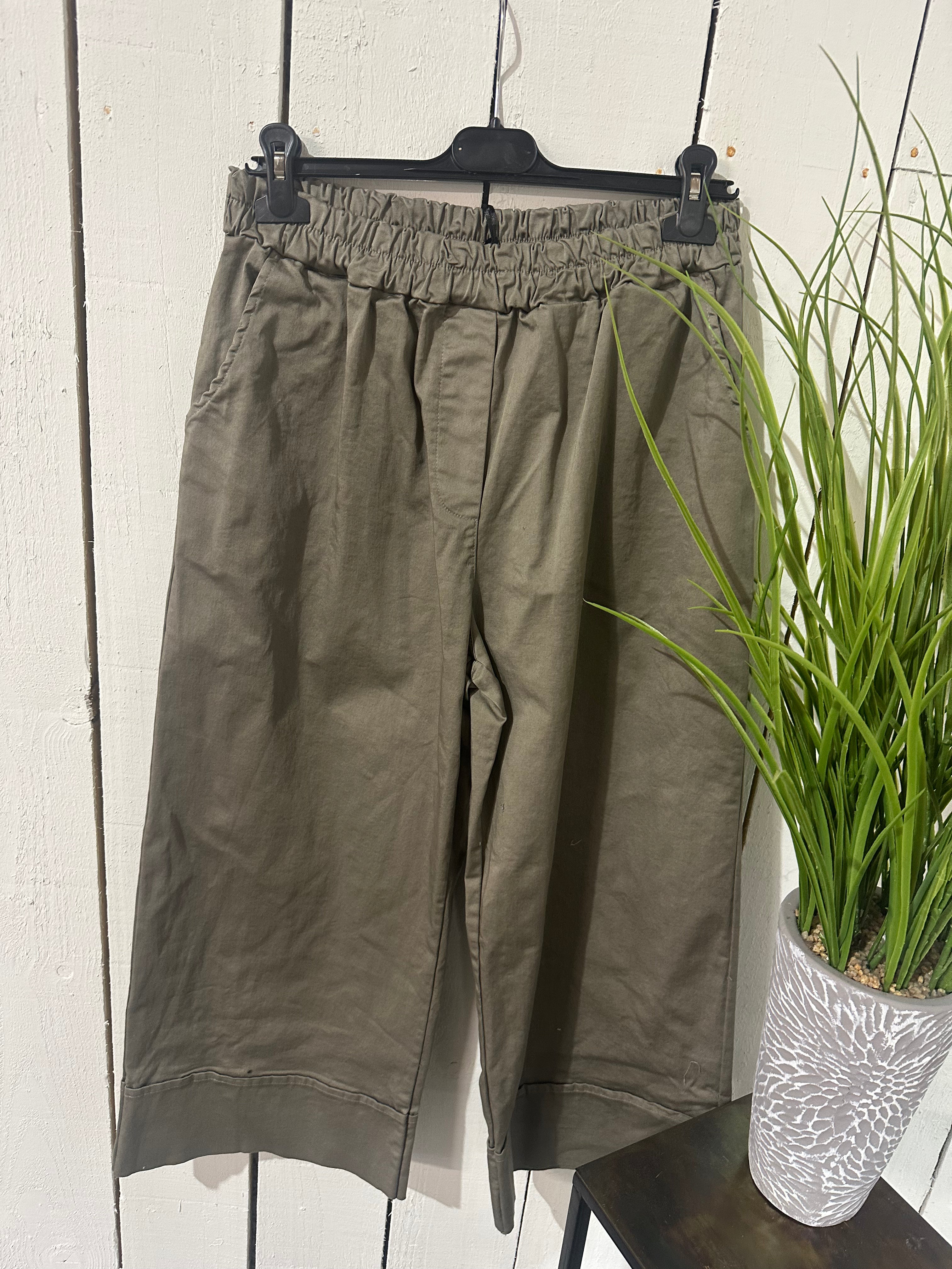 Deep Cuff Culottes